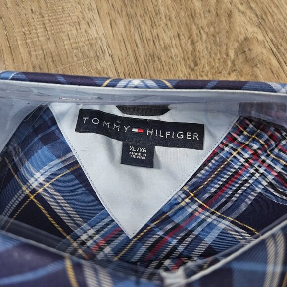 NWT Tommy Hilfiger Shirt XL Plaid Button Down Long Sleeve 100% Cotton - Picture 2 of 5